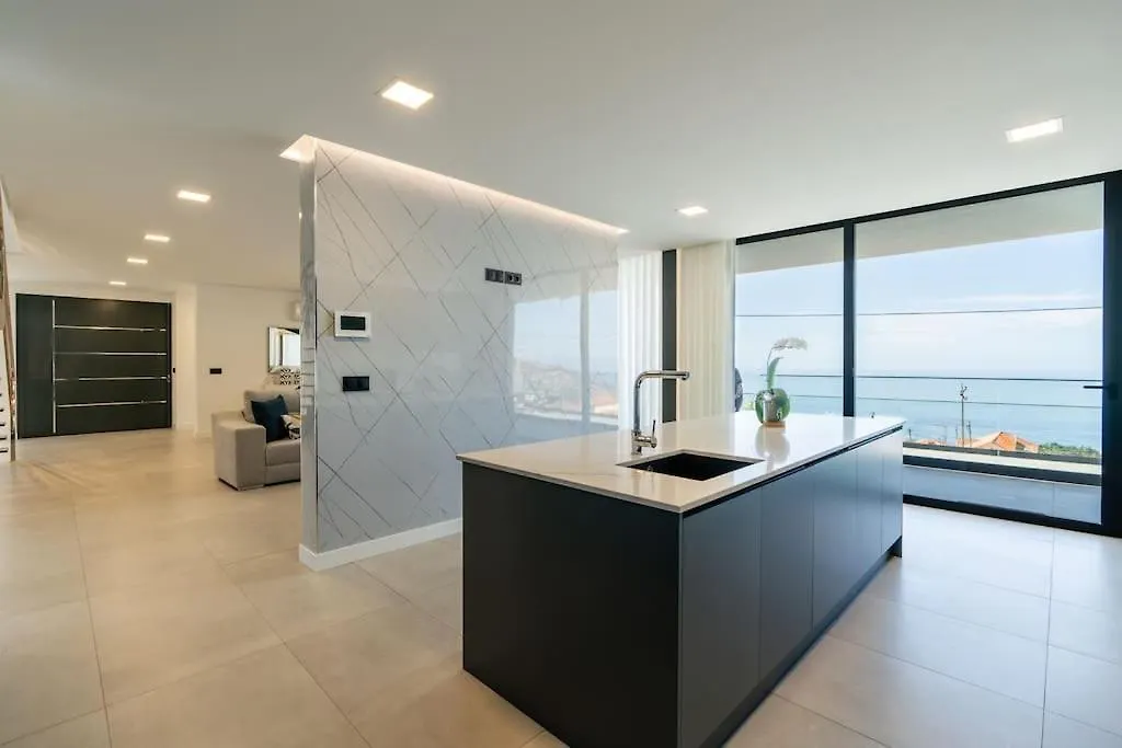 Villa Lunarenzo Seaview, Pool, Ac, Parking Calheta  Portugal