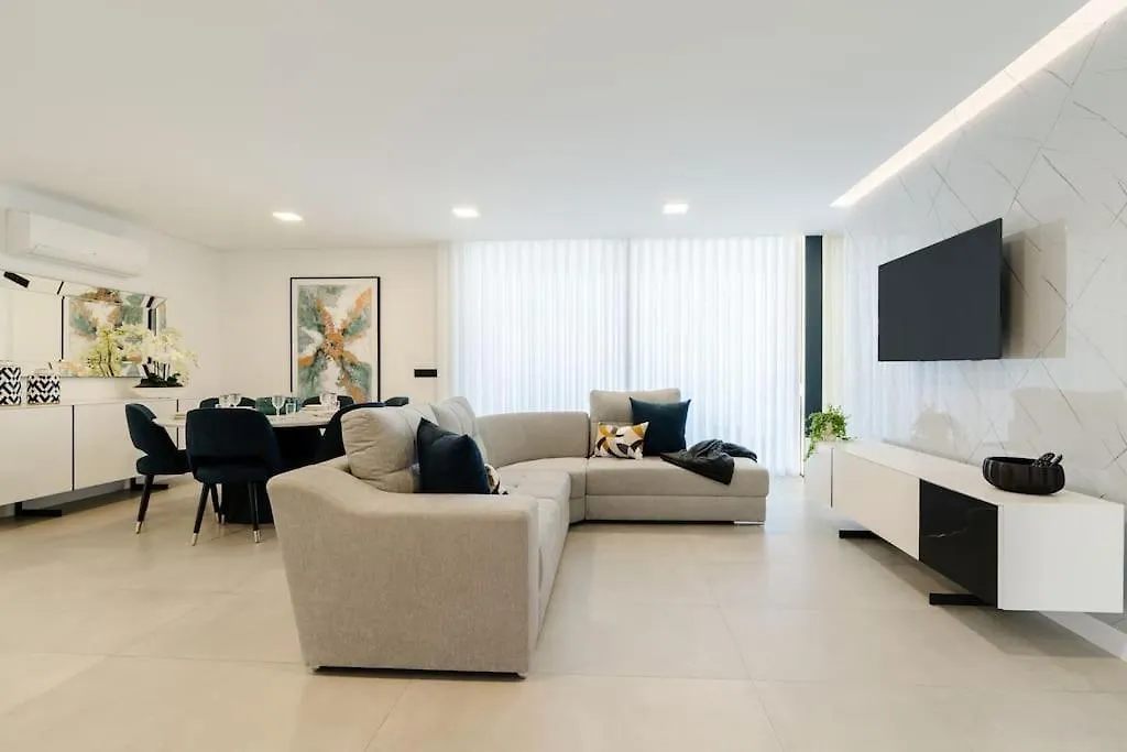 Villa Lunarenzo Seaview, Pool, Ac, Parking Calheta