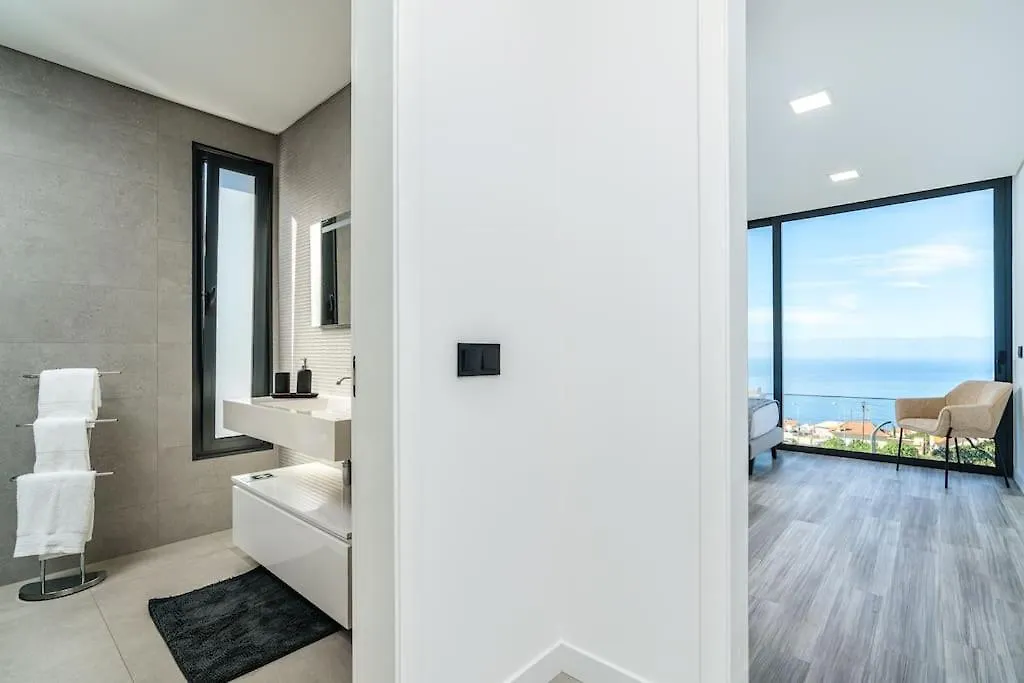 Villa Lunarenzo Seaview, Pool, Ac, Parking Calheta   Calheta (Madeira)