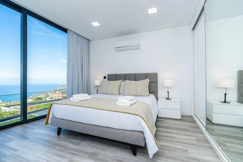 Villa Lunarenzo Seaview, Pool, Ac, Parking Calheta
