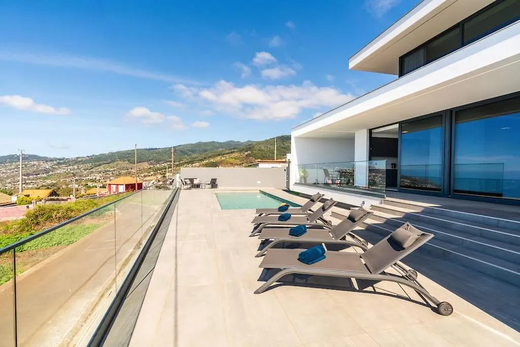 Villa Lunarenzo Seaview, Pool, Ac, Parking Calheta